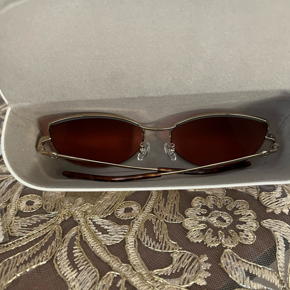 Michael Kors women cat eye sunglasses - Picture 5 of 11